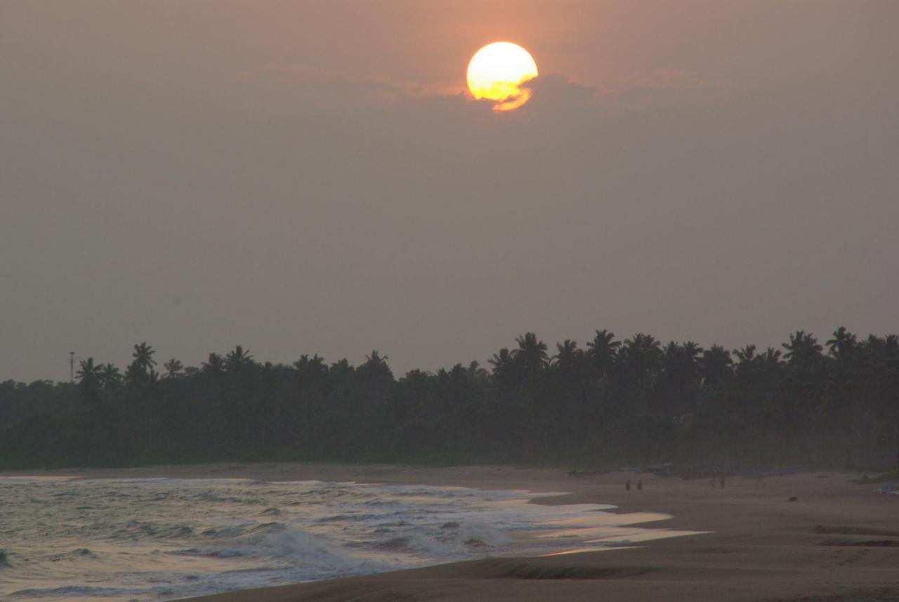 Lanka Beach Boutique Bungalows & Grand Villa แทนกาลเล ภายนอก รูปภาพ