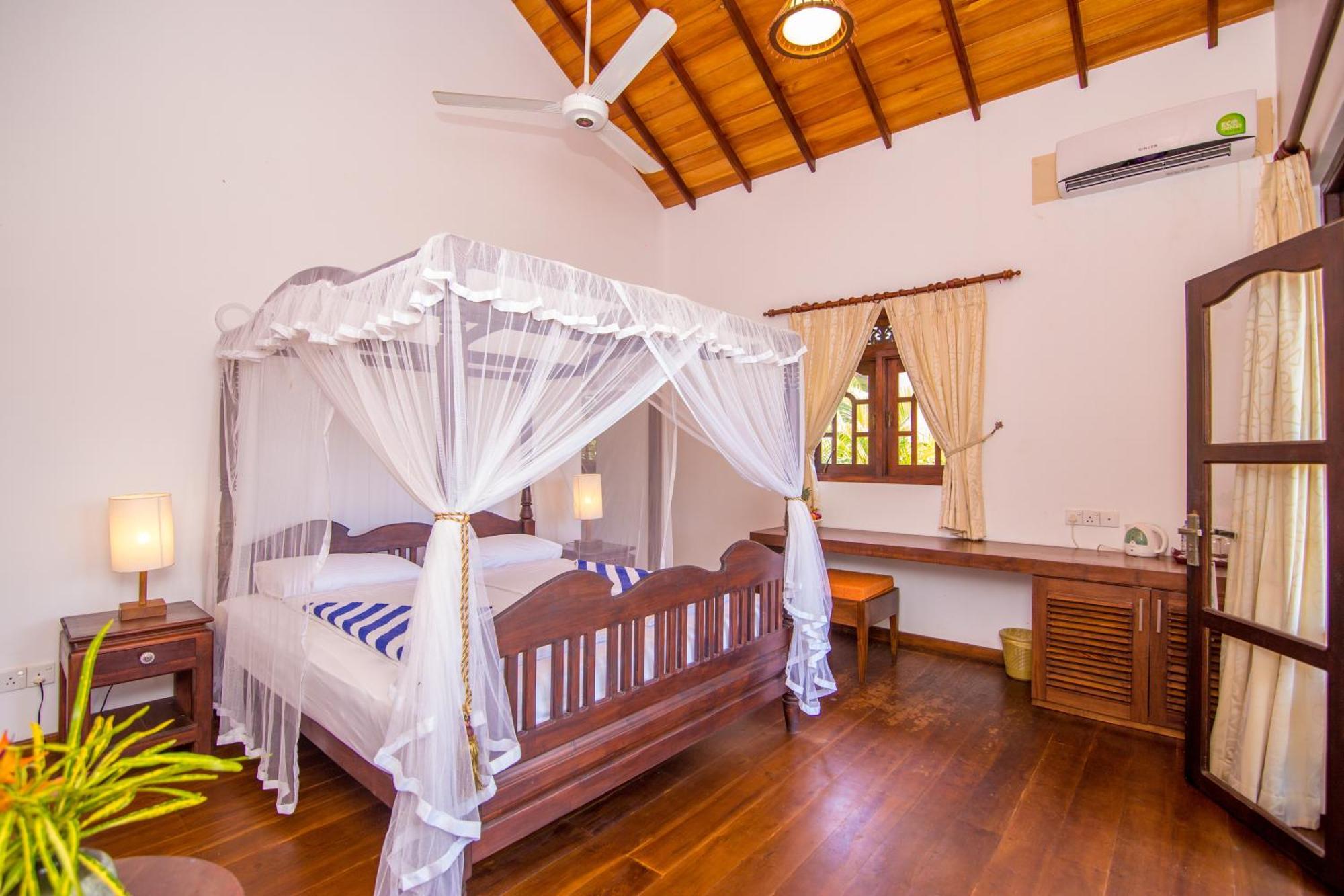 Lanka Beach Boutique Bungalows & Grand Villa แทนกาลเล ภายนอก รูปภาพ